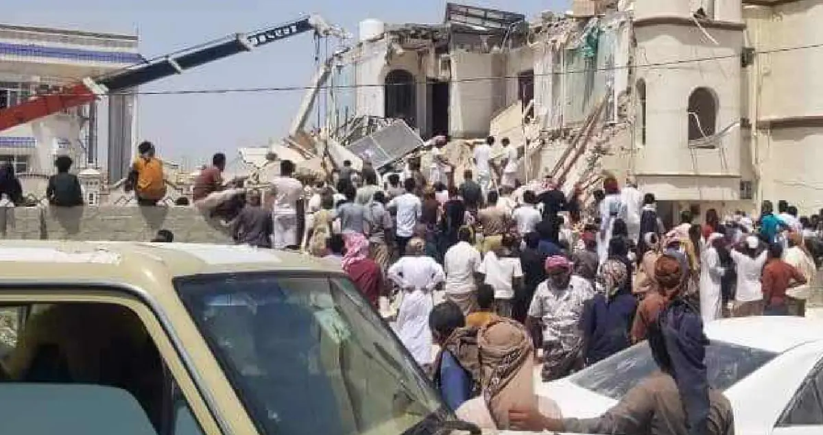مقتل أسرة يمنية كاملة بانفجار غامض في منزلهم (صور) 