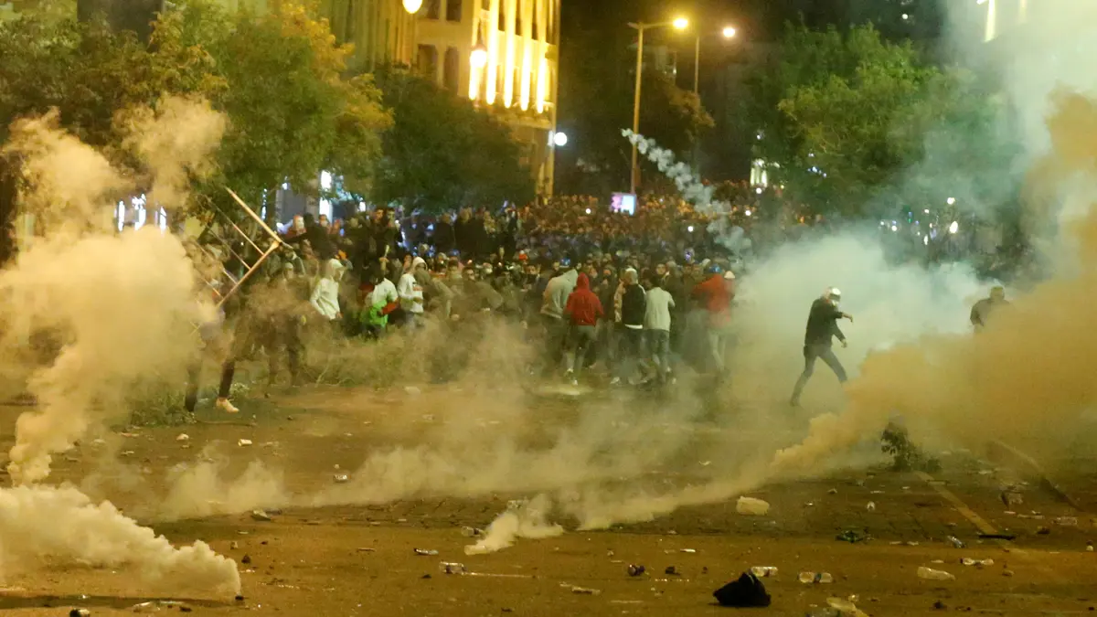 الجيش اللبناني يشتبك مع أنصار حزب الله وحركة أمل في بيروت