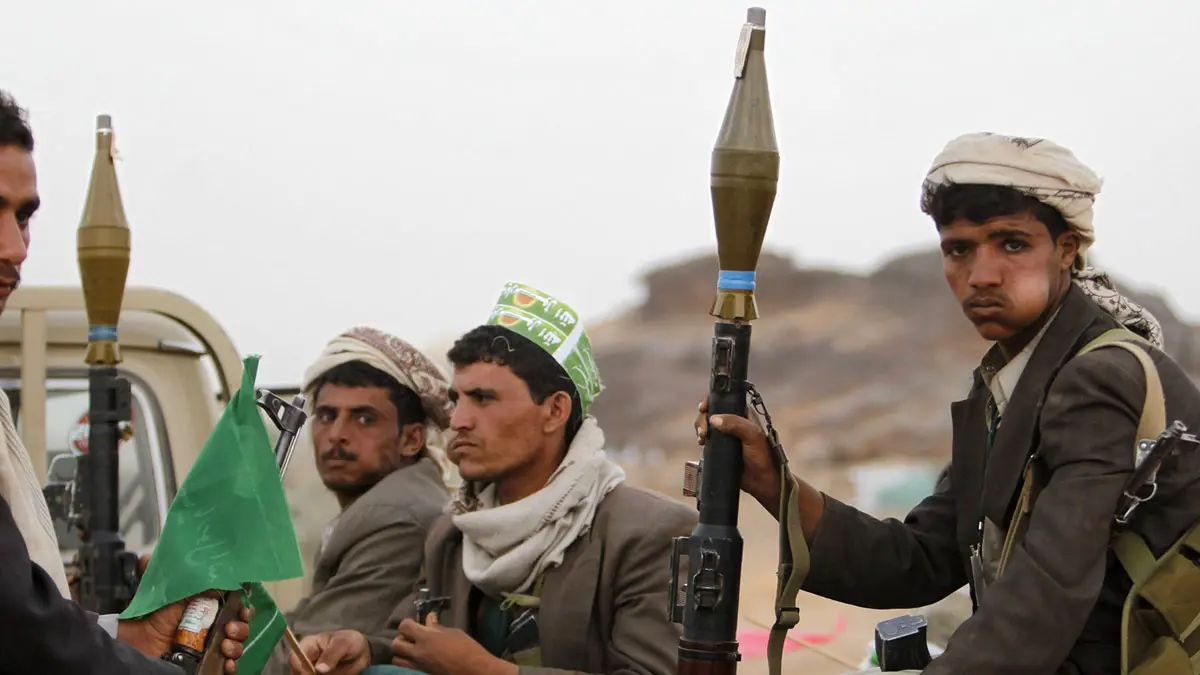 الحوثيون يقصفون عدة منازل في محافظة الضالع