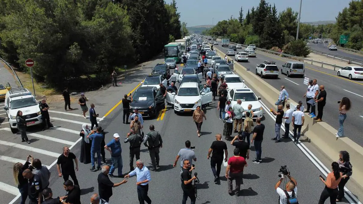 فلسطينيو 48 ينظمون مسيرة مركبات احتجاجاً على استفحال الجريمة