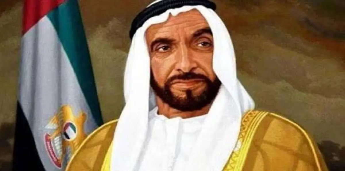 "زايد في قلوب المصريين".. احتفالية بالأهرامات تقديرًا لمؤسس الإمارات‎