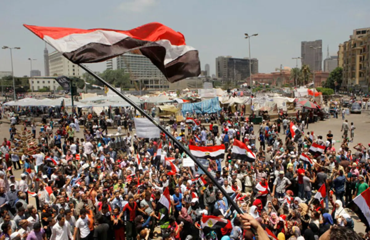 أكثر من 12 مليون مكالمة هاتقية في ميدان التحرير