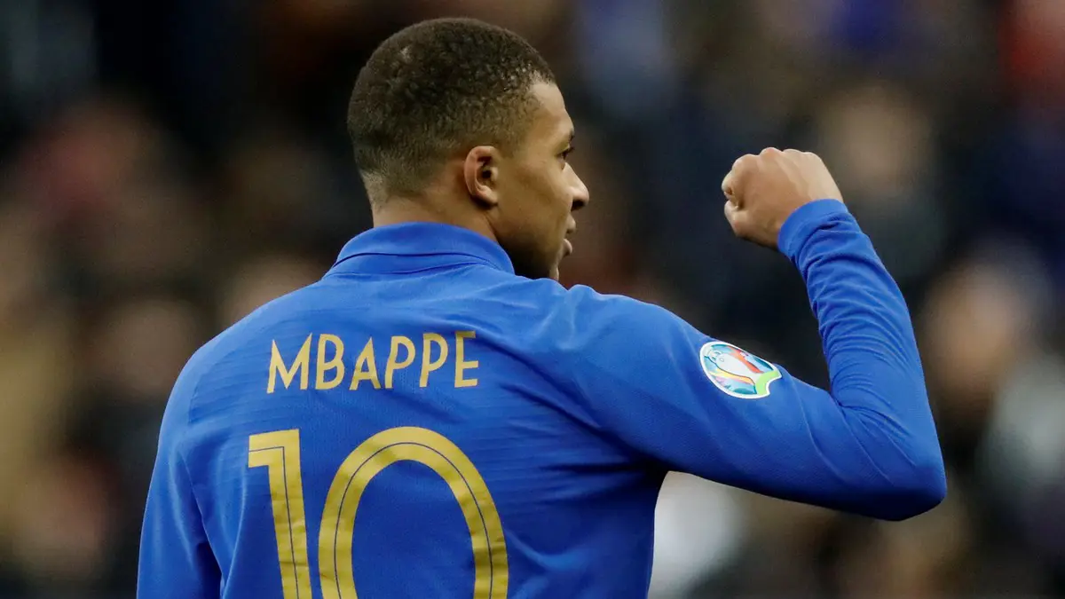 مبابي يحاول إقناع باريس سان جيرمان بالموافقة على انتقاله لريال مدريد.. تعرف على التفاصيل