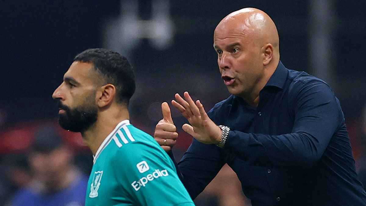 رغم الغضب الجماهيري.. آرني سلوت يدافع عن محمد صلاح 