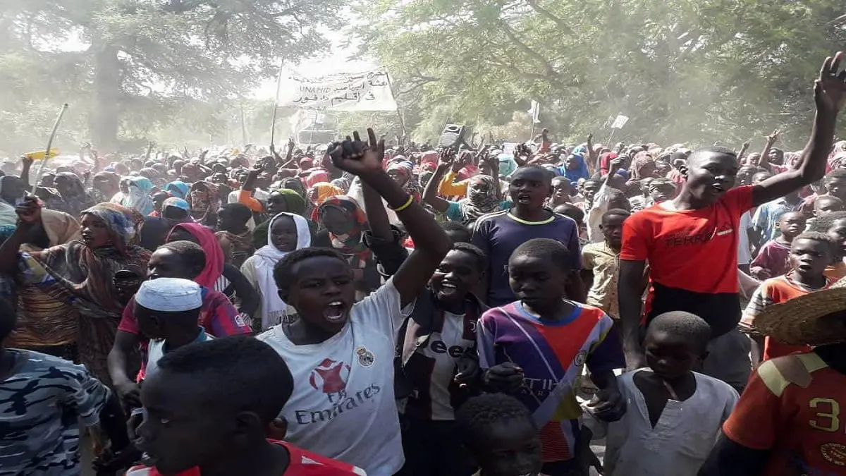 غداة تشكيل الحكومة الجديدة.. احتجاجات في السودان وأنباء عن نهب مخازن غذاء