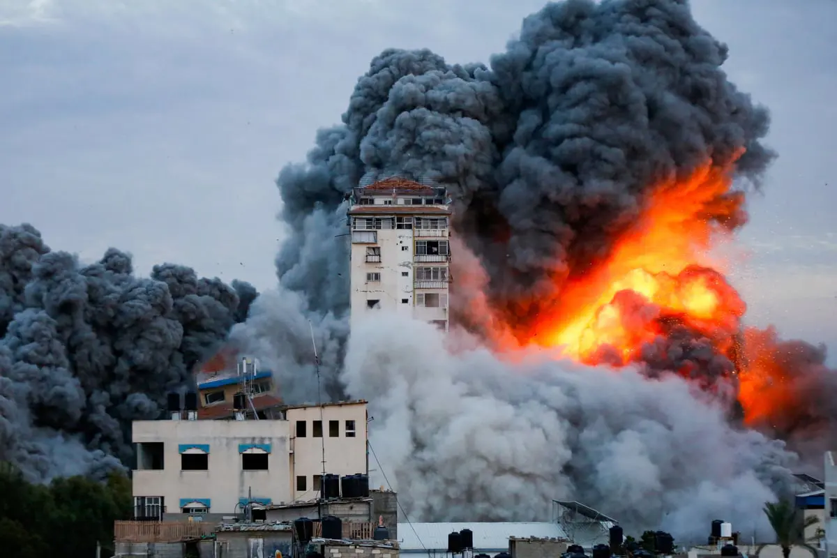 "أنهوا الأمر بسرعة".. نائب أمريكي يقترح قصف غزة بقنبلة نووية