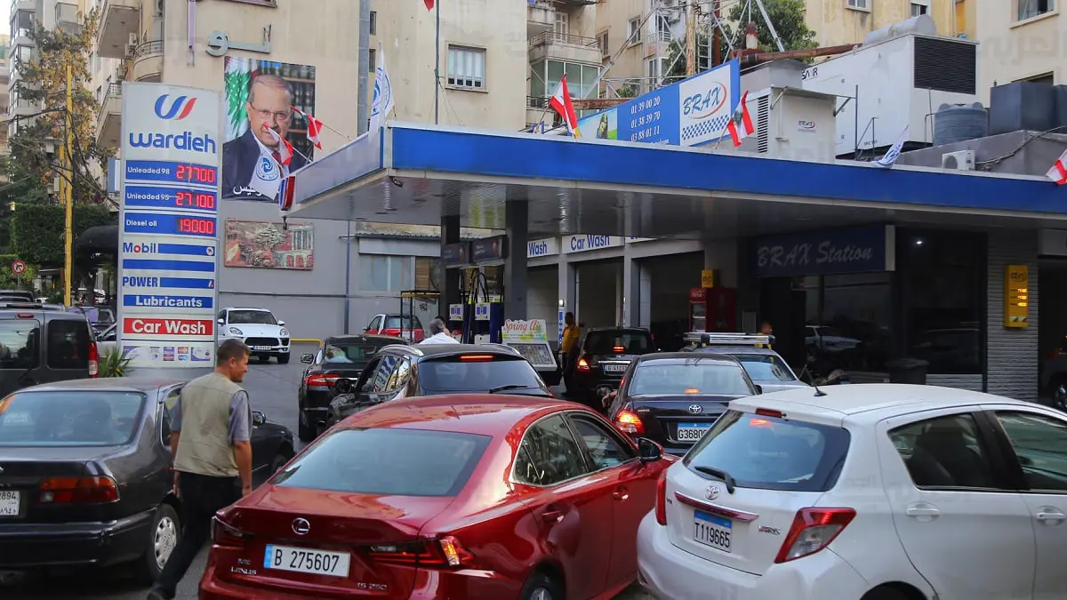 وزير الطاقة اللبناني يعتبر أن أزمة البنزين سببها "التهريب" إلى سوريا‎