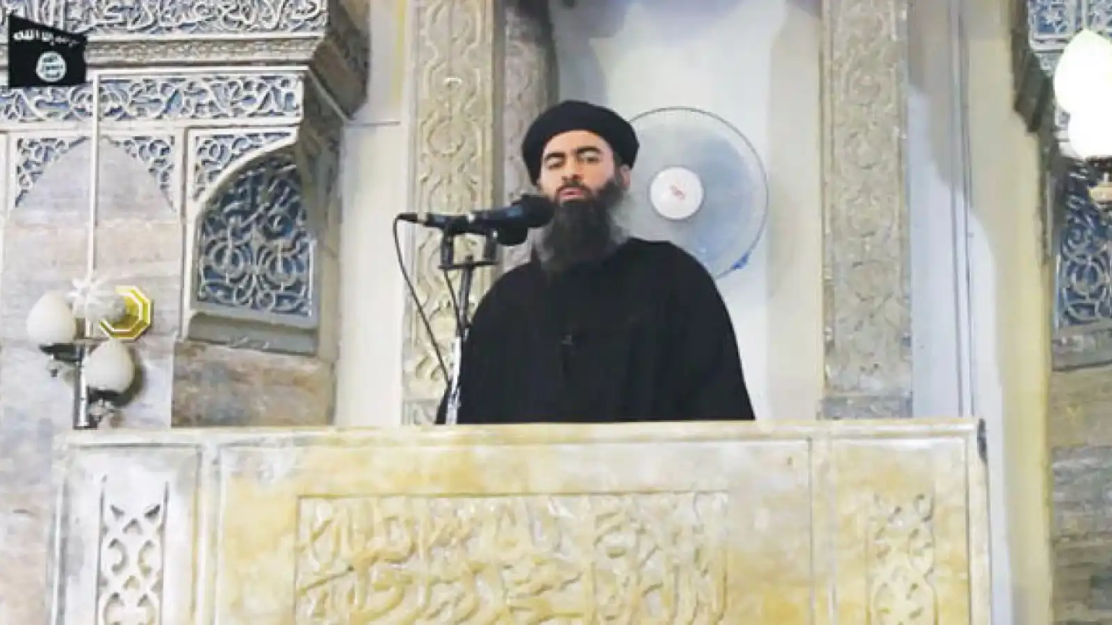 أبو بكر البغدادي في مسجد النوري بالموصل 