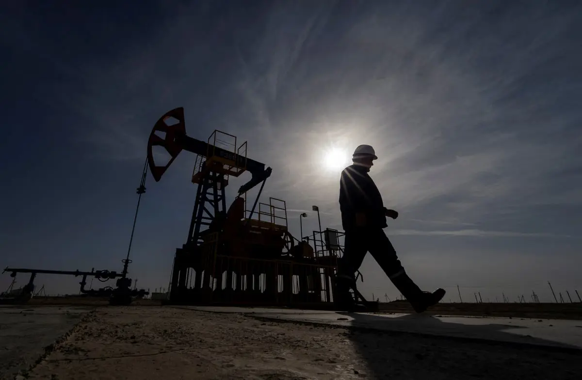 النفط يغلق على ارتفاع بعد تصريحات إيران بشأن الهجوم الإسرائيلي