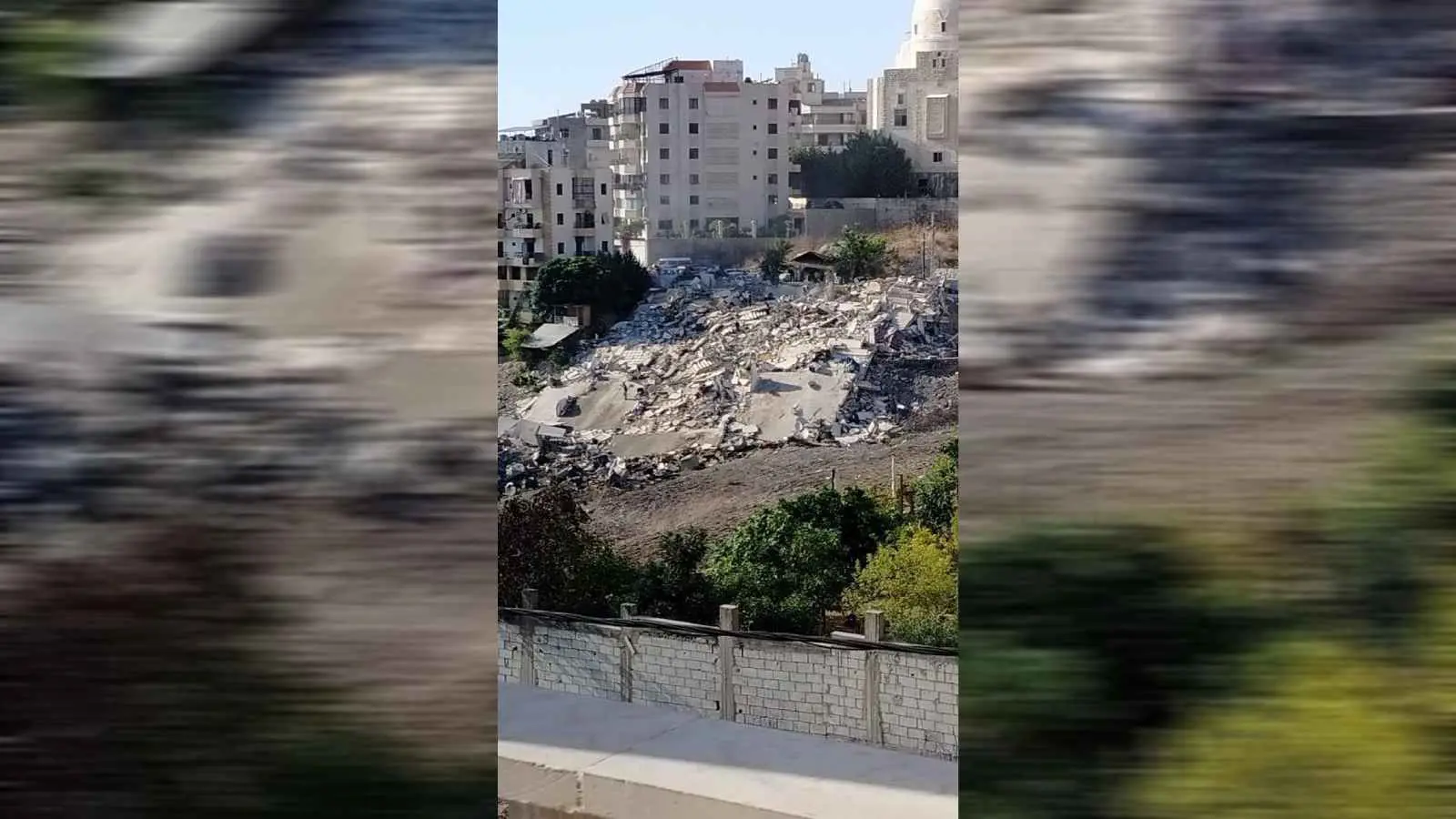 مقتل 32 لبنانيا في غارة إسرائيلية على عين الدلب (فيديو)