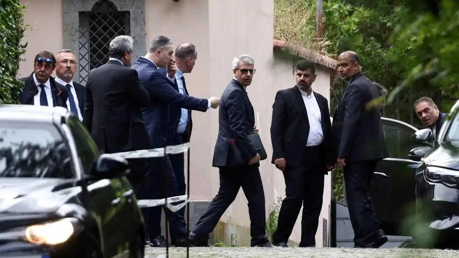 هل عملت الدبلوماسية الأمريكية غطاءً للهجوم الإسرائيلي على إيران؟