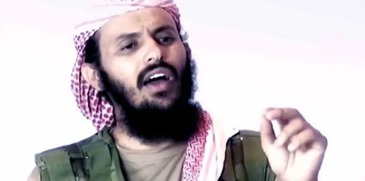 زعيم القاعدة في اليمن يوجه رسالة لترامب ويصفه بـ"أحمق البيت الأبيض" (فيديو)