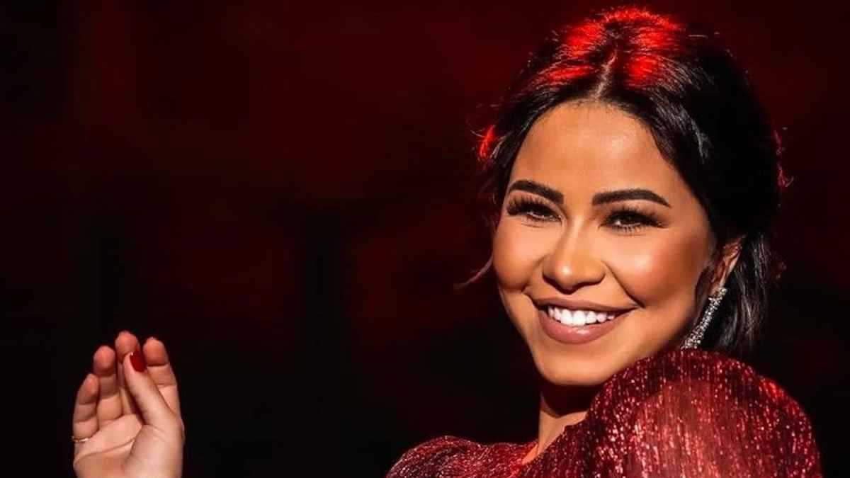 بعد تحسن صحتها.. شيرين تعود بمفاجأة للمصريين | إرم نيوز