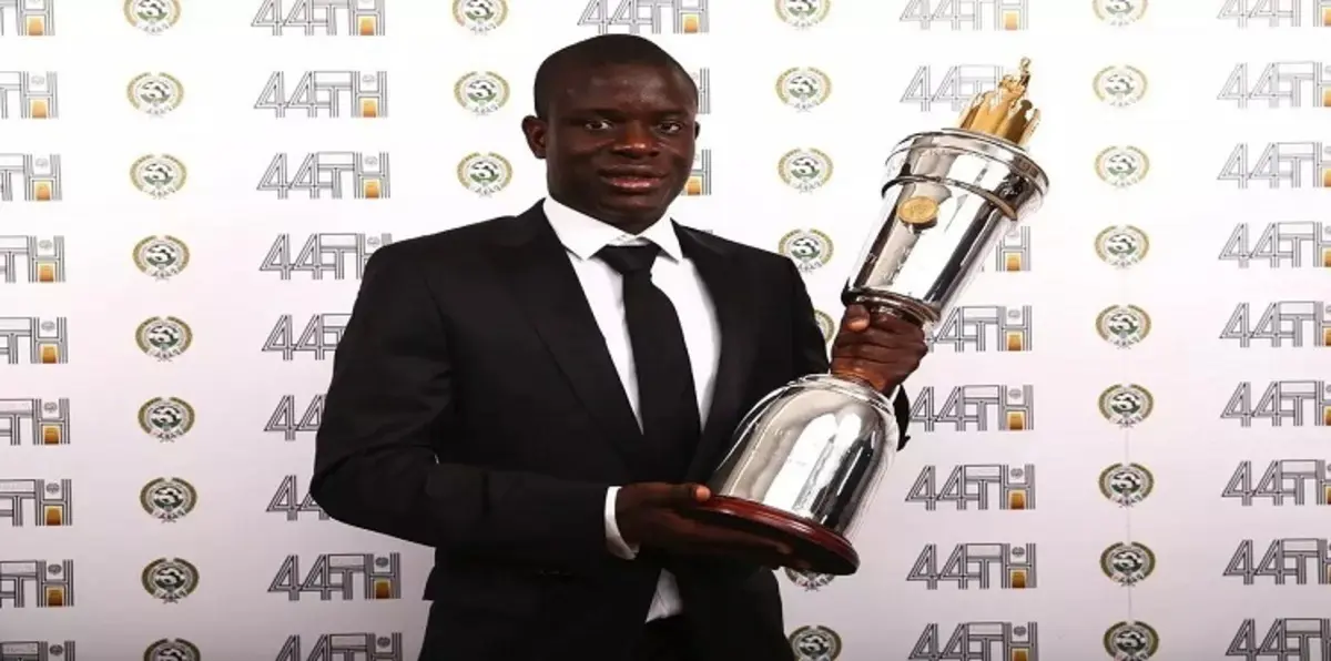 كونتي يوجه رسالة لكانتي بعد اختياره أفضل لاعب في الدوري الإنجليزي