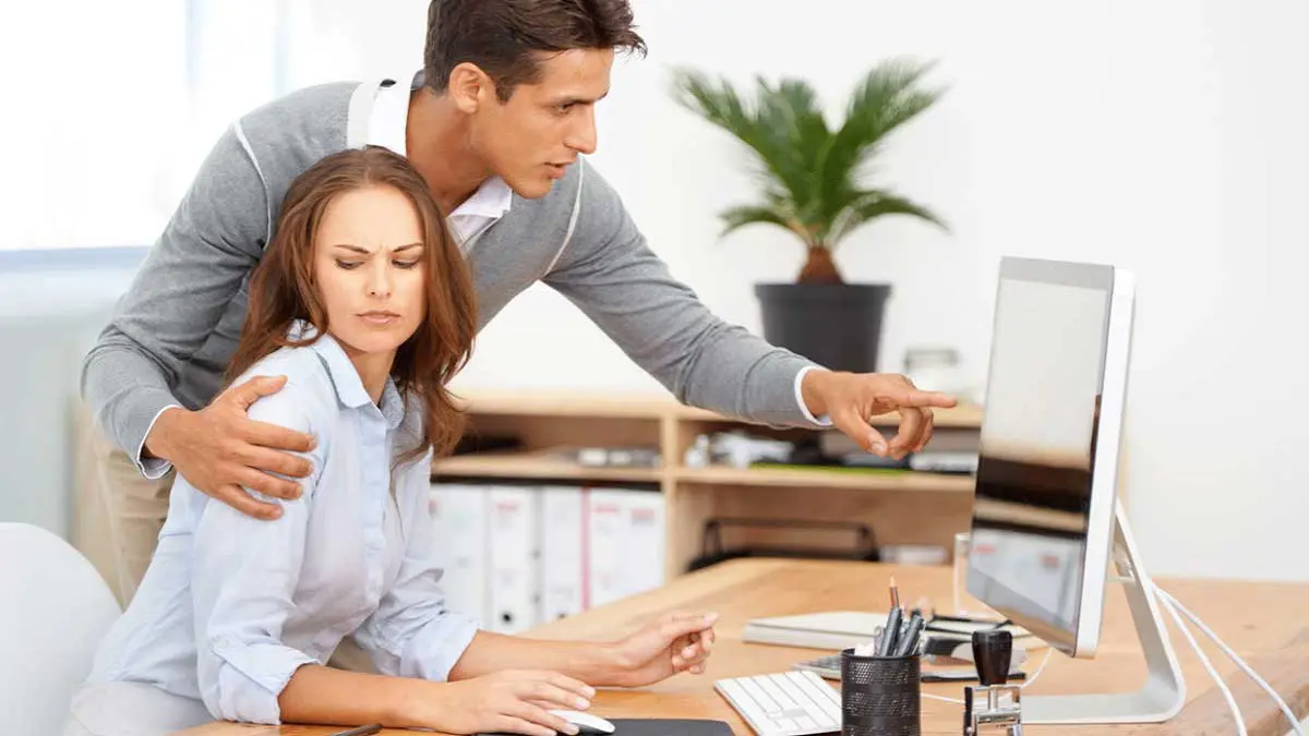 محاكمة عاجلة لمسؤول حكومي في مصر تحرش بزميلاته