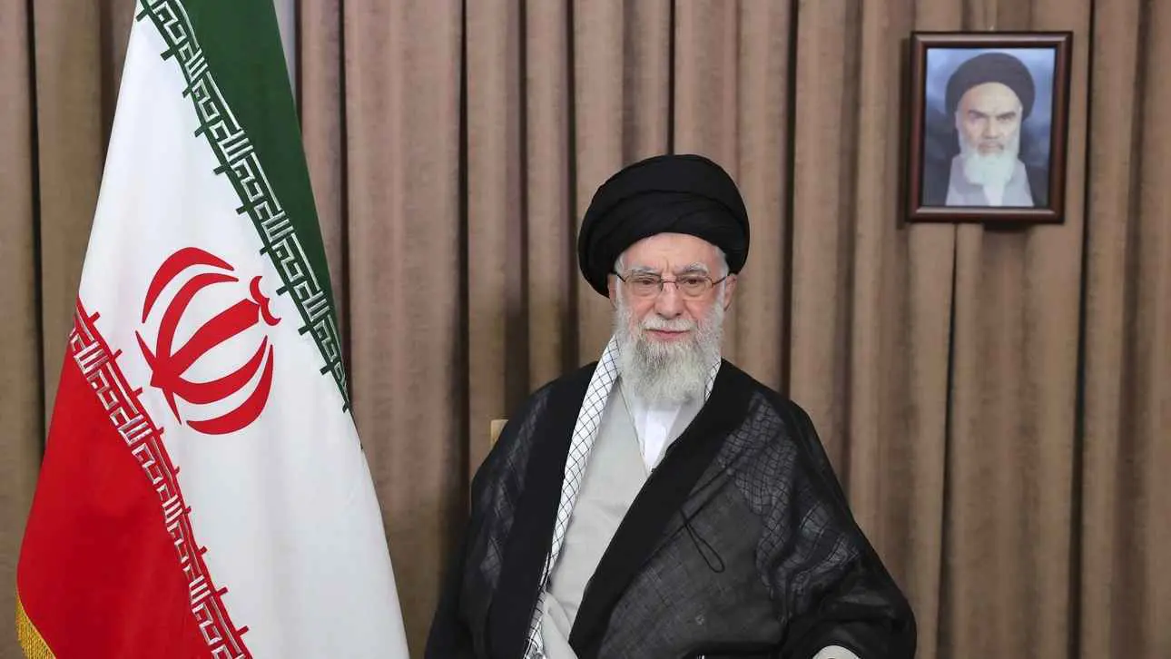 غارات على لويزان.. هل استهدفت إسرائيل خامنئي؟
