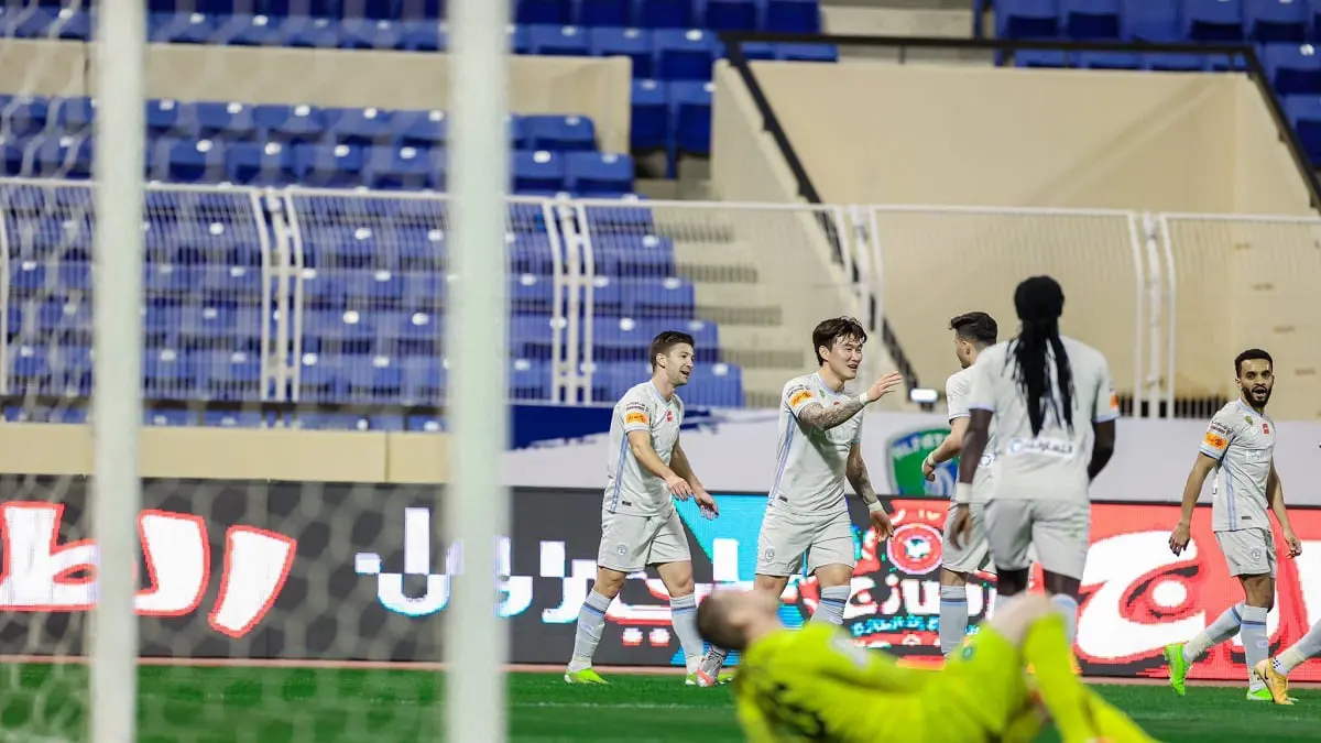 ترتيب الدوري السعودي: الهلال يسحق الفتح ويعود لملاحقة الشباب والاتحاد ثالثا (فيديو)