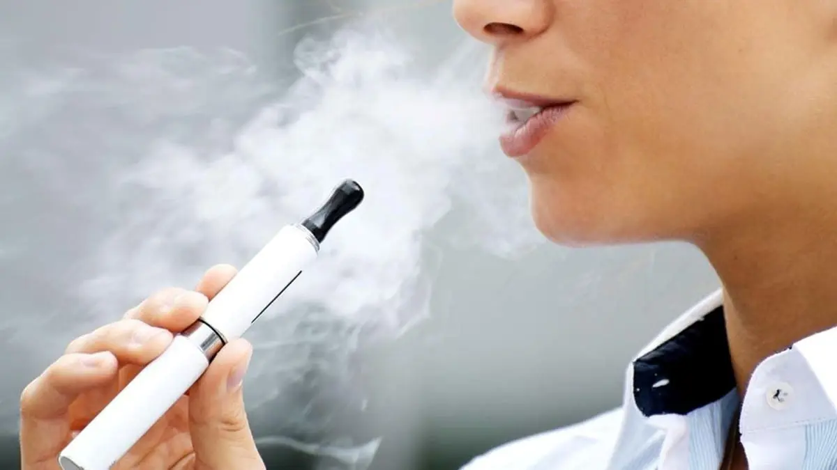 المفوضية الأوروبية تقترح حظر بيع منتجات السجائر الإلكترونية ذات النكهات