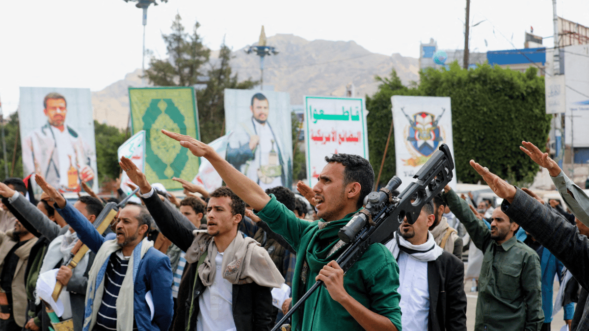 "قدر".. اعتراف إيراني يؤكد تزويد الحوثيين بصواريخ بحرية