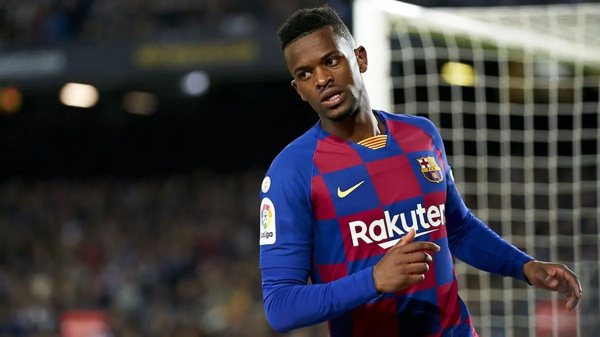 مدافع برشلونة ينتهك بروتوكول عودة الدوري الإسباني (فيديو)