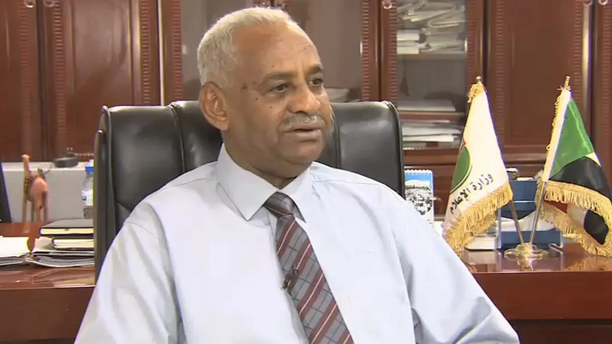 الحكومة السودانية تعد بانتهاء صفوف الخبز والوقود خلال أسبوع