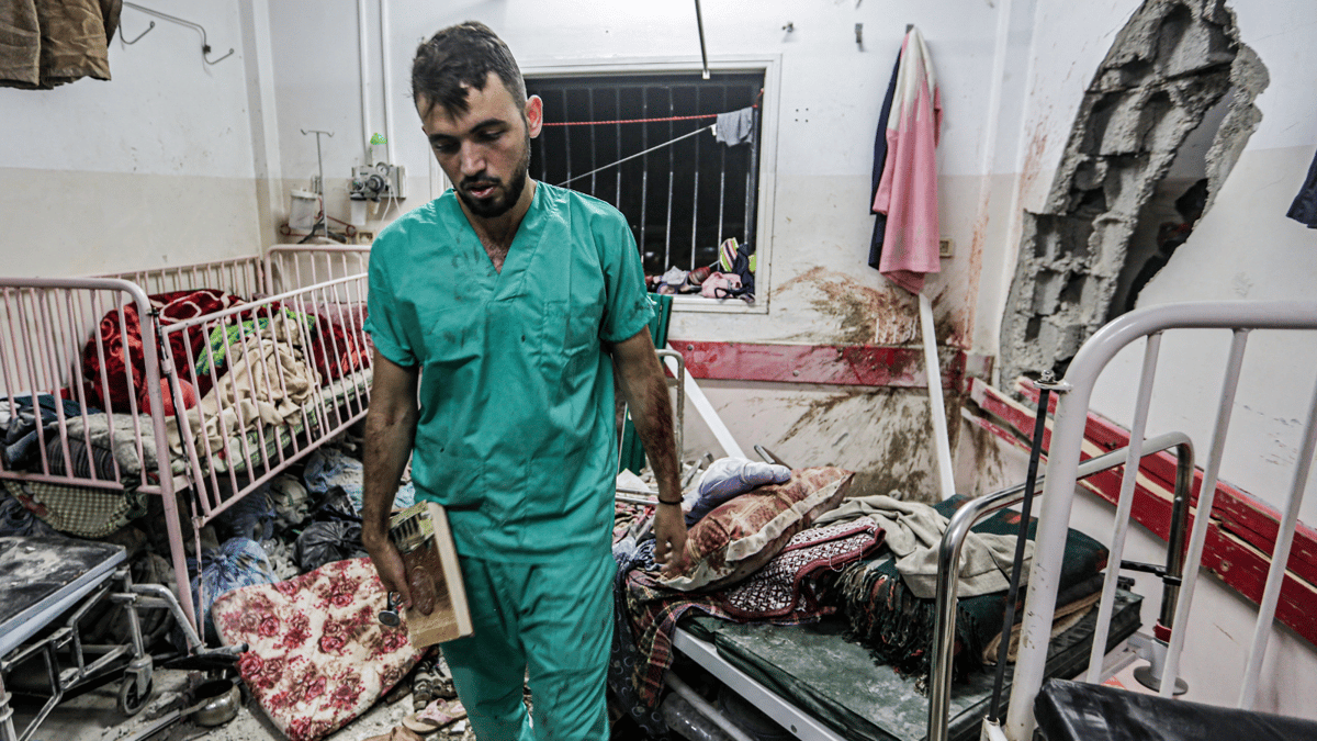 تحذيرات إسرائيلية تدفع منظمة طبية دولية للانسحاب من مستشفى وسط غزة