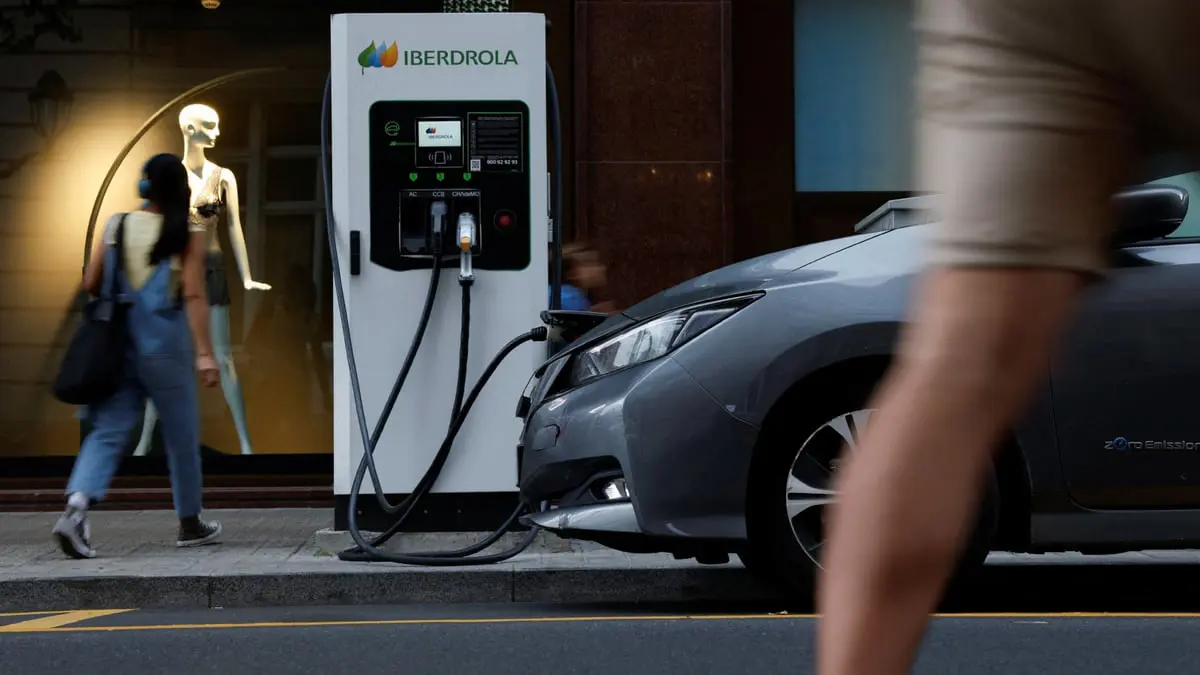 تقرير: إسبانيا تكبح خطتها لشراء سيارات كهربائية للحكومة