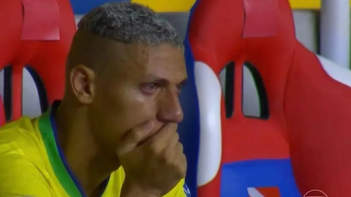 بكاء ريتشارليسون بعد استبداله في مباراة البرازيل وبوليفيا (فيديو)