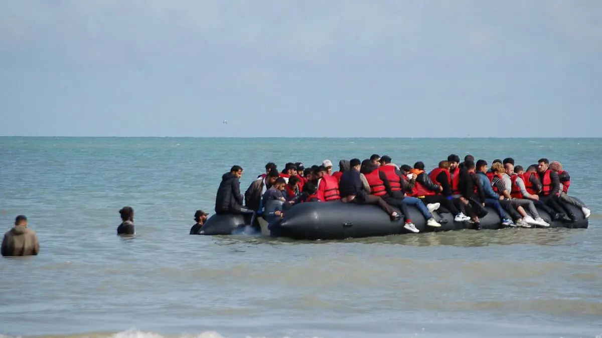 الشرطة تتحرى.. قارب مهاجرين بلا ركّاب على شاطئ في إسرائيل