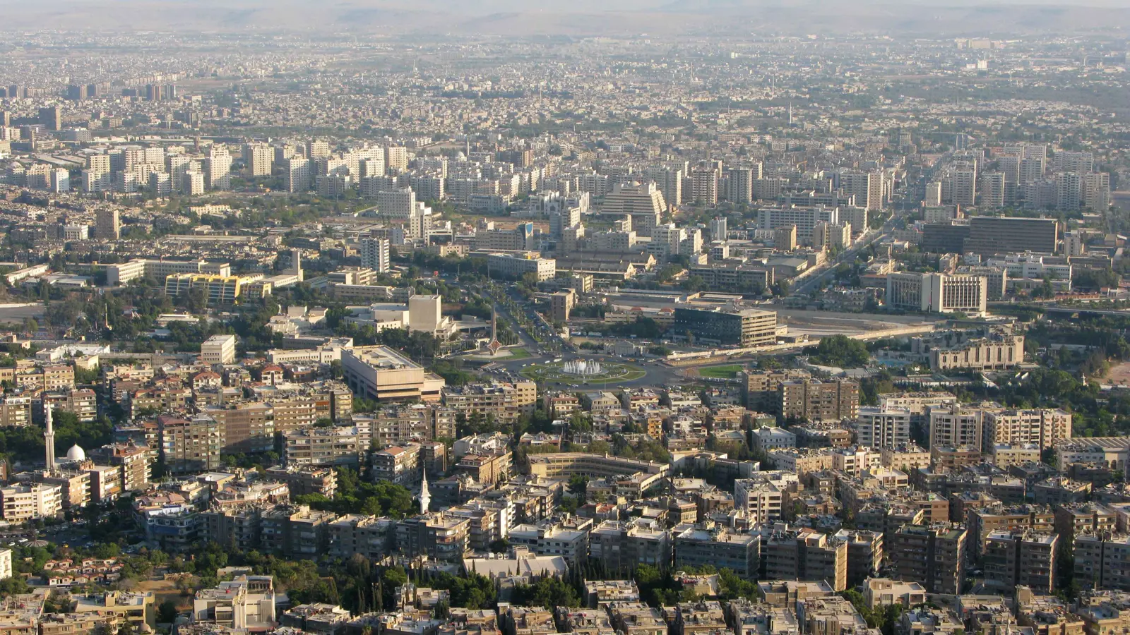 بعد سنوات من سيطرة الحوثيين.. سفارة اليمن تستأنف عملها في سوريا