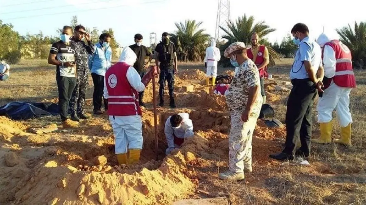 الجيش الليبي يعثر على مقبرة جماعية تضم أطفالًا ومرتزقة جنوب طرابلس (فيديو)