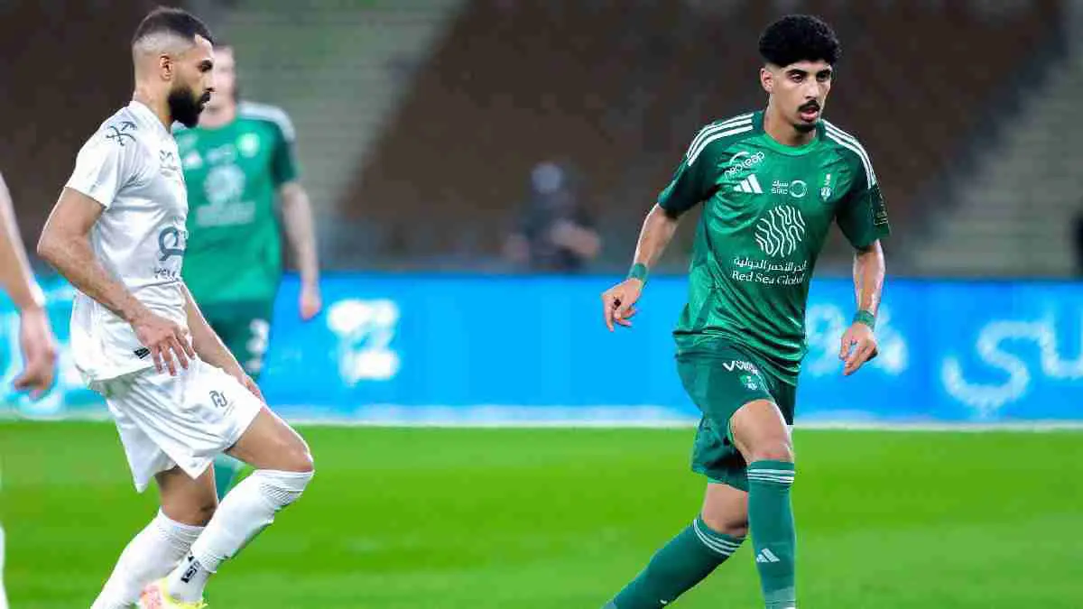 رد فعل مفاجئ من الهلال والاتحاد بعد خسارة الأهلي أمام الجندل