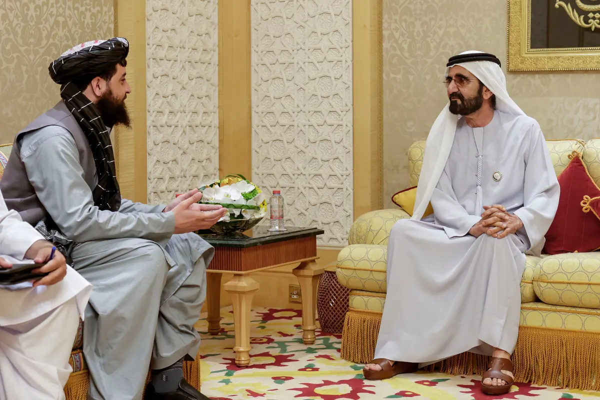 محمد بن راشد يجري مباحثات مع وزير الدفاع الأفغاني بالإنابة