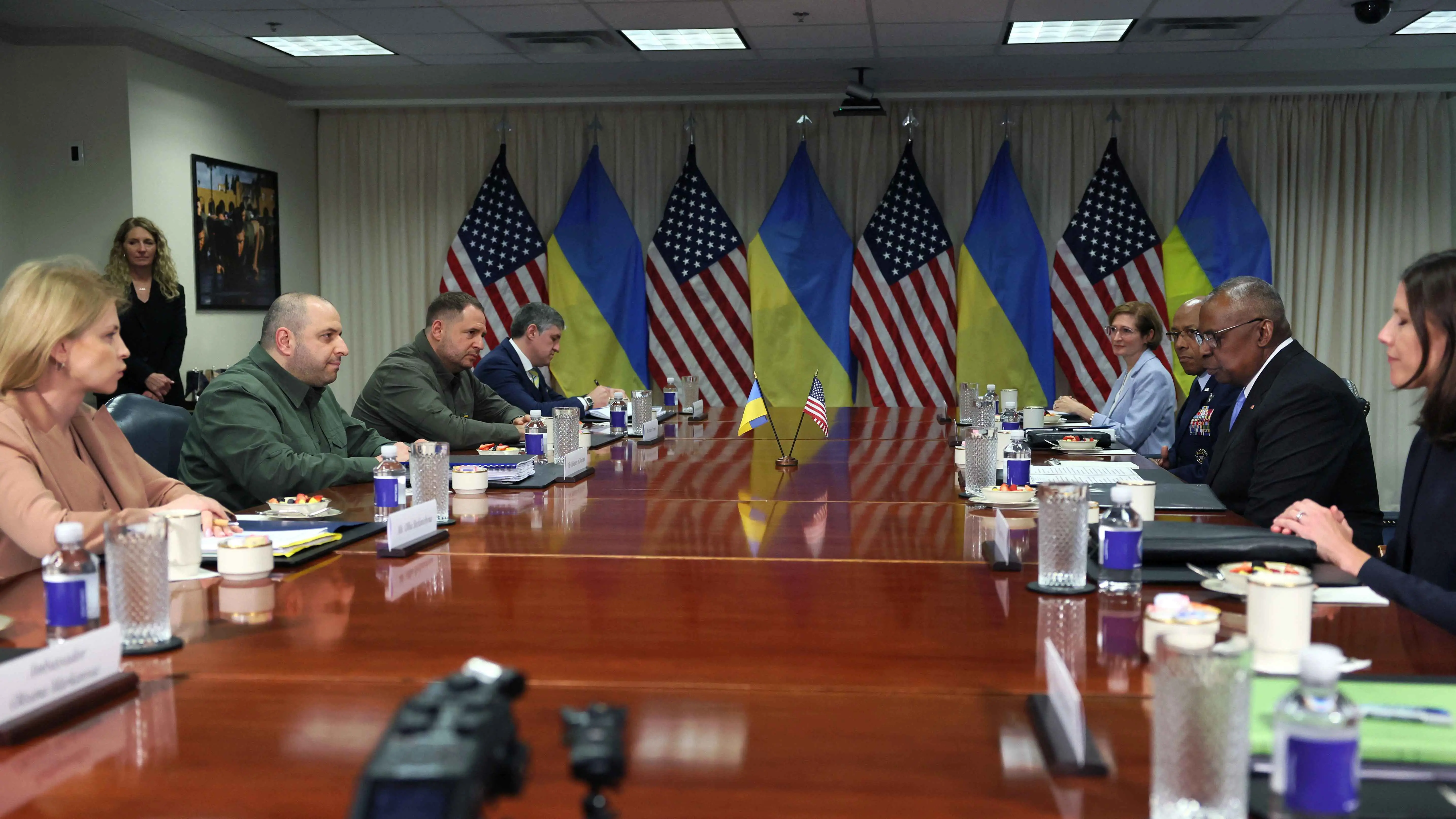حزمة أسلحة أمريكية جديدة لأوكرانيا بقيمة 2.3 مليار دولار