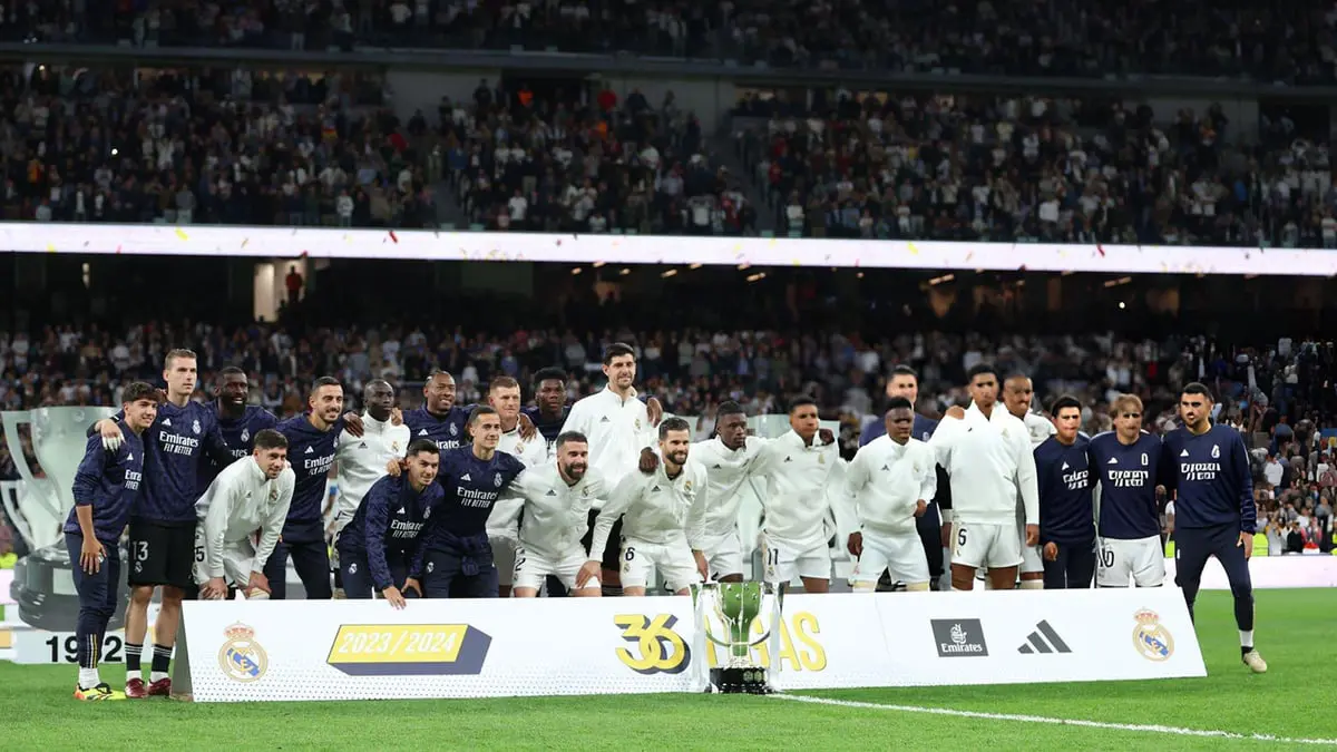  مفاجأة.. من هو اللاعب الذي ارتدى أحفاد أنشيلوتي قميصه خلال احتفالات ريال مدريد؟