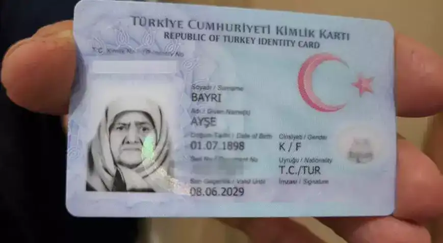 المعمرة التركية عائشة بايري