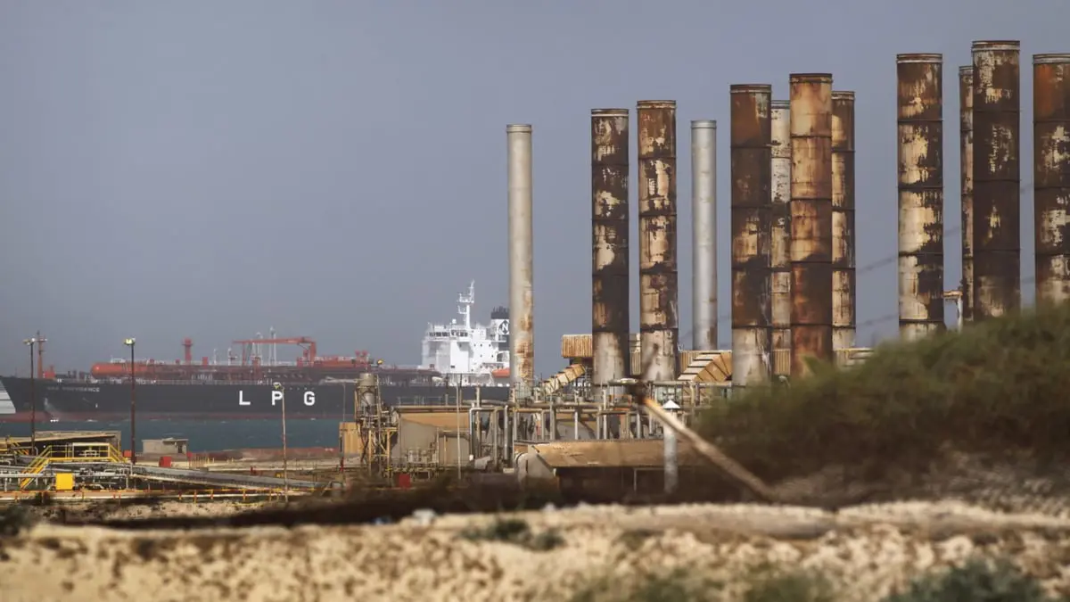 رفع القوة القاهرة عن ميناءين نفطيين شرق ليبيا
