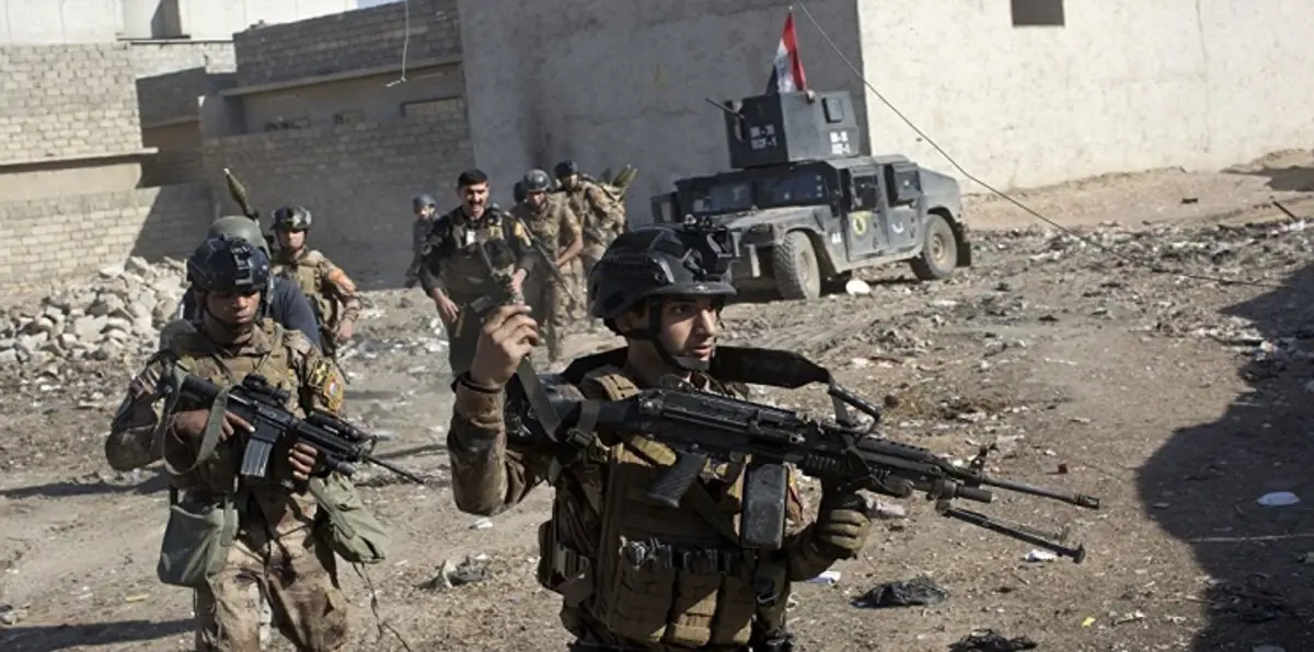 العراق يفتح جسرًا عائمًا جديدًا على نهر دجلة للفارين من الموصل‎