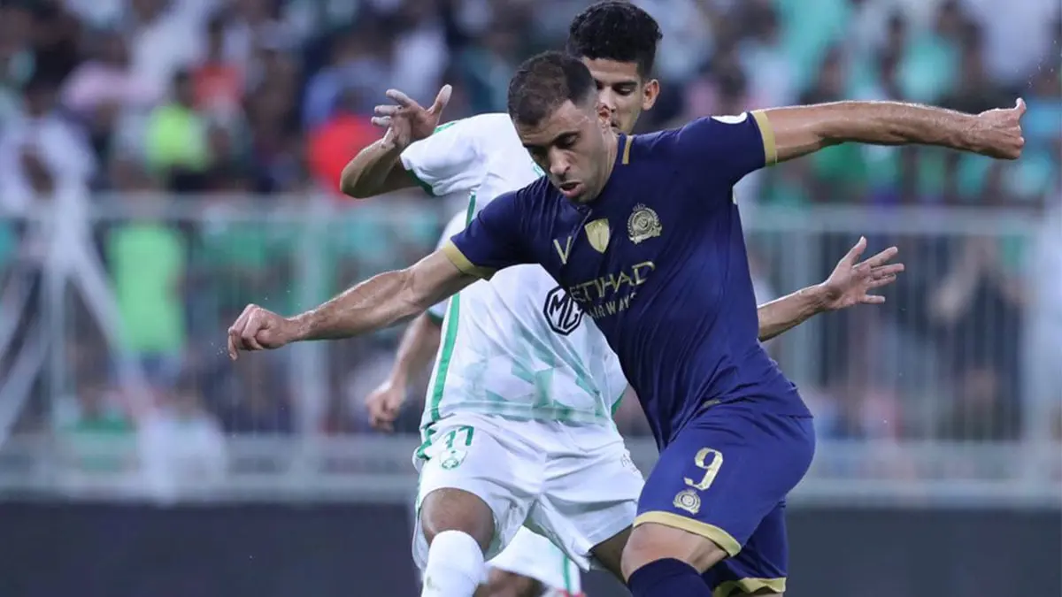 نادي النصر السعودي يحتج على إنذار عبد الرزاق حمد الله في مباراة الأهلي