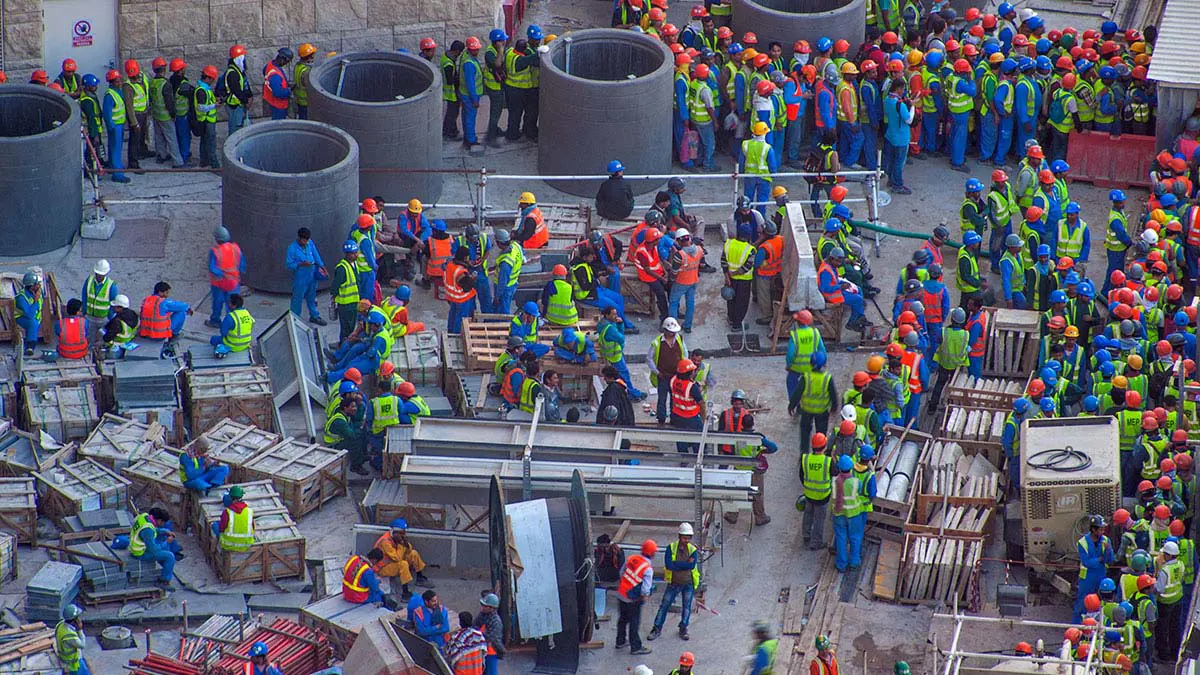 تقرير: أوضاع مأساوية للعمالة الأجنبية في قطر  بسبب كورونا