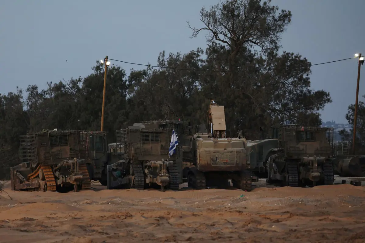 بمشاركة 5 ألوية.. الجيش الإسرائيلي يتوغل في عمق محور فيلادلفيا