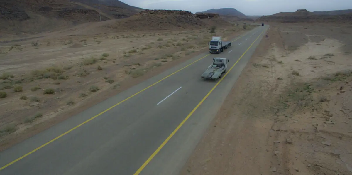 بالصور.. سعودي يشاهد زوجته الحامل وأولاده الخمسة يموتون أمامه في حادث مروع