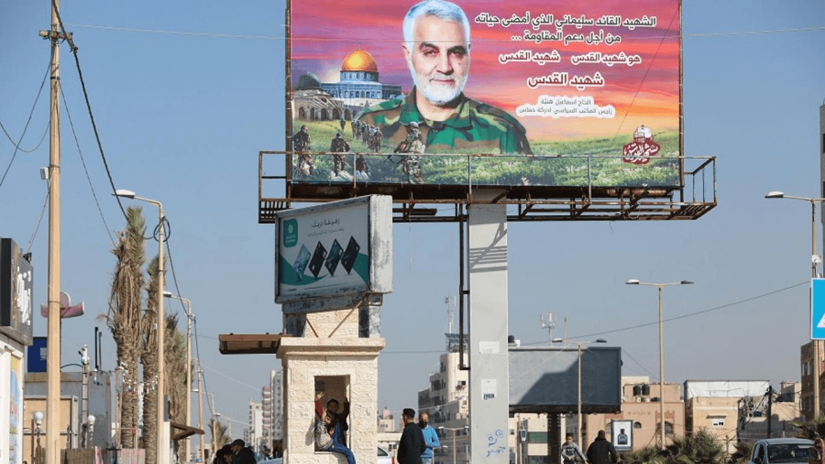اعتقل بسبب تمزيقه صورة سليماني.. عائلة مجدي المغربي تطالب حماس بالإفراج عنه