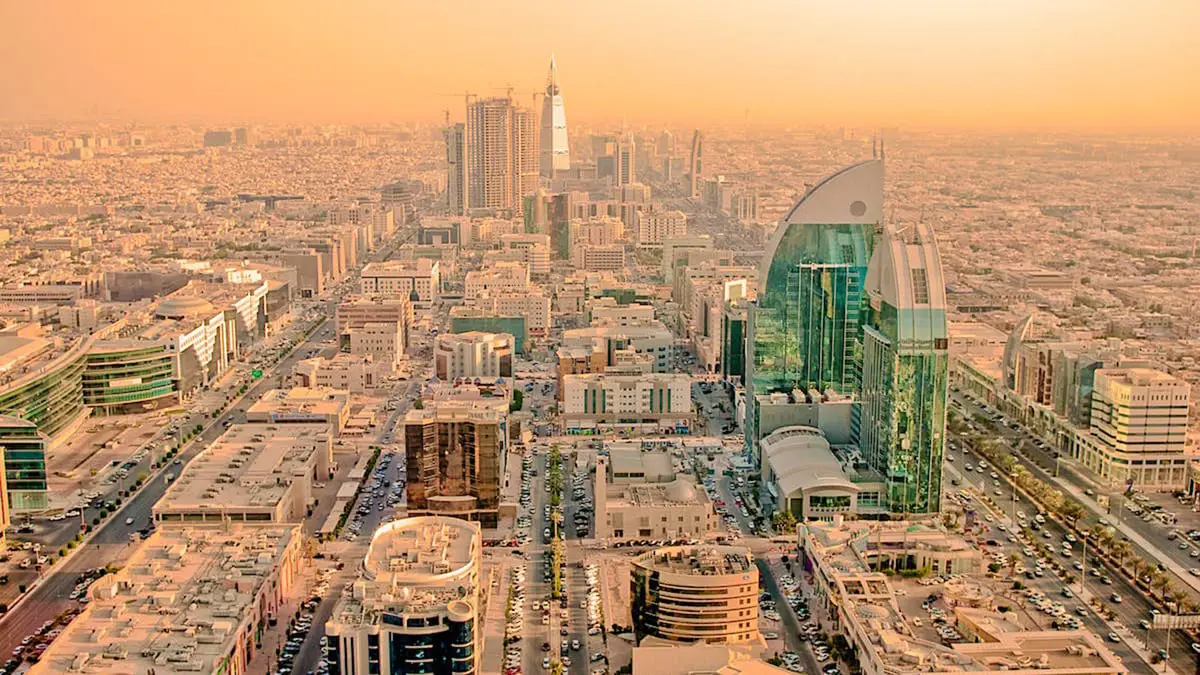 صندوق الاستثمارات العامة السعودي يكلف بنوكا بترتيب أول إصدار لسندات خضراء