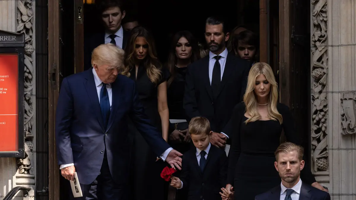 ترامب يودّع زوجته السابقة إيفانا في جنازة بنيويورك