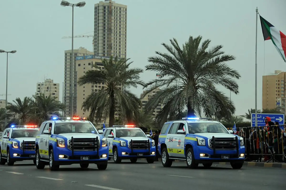 الكويت تنشر صور 24 متهما بارتكاب أعمال منافية للآداب