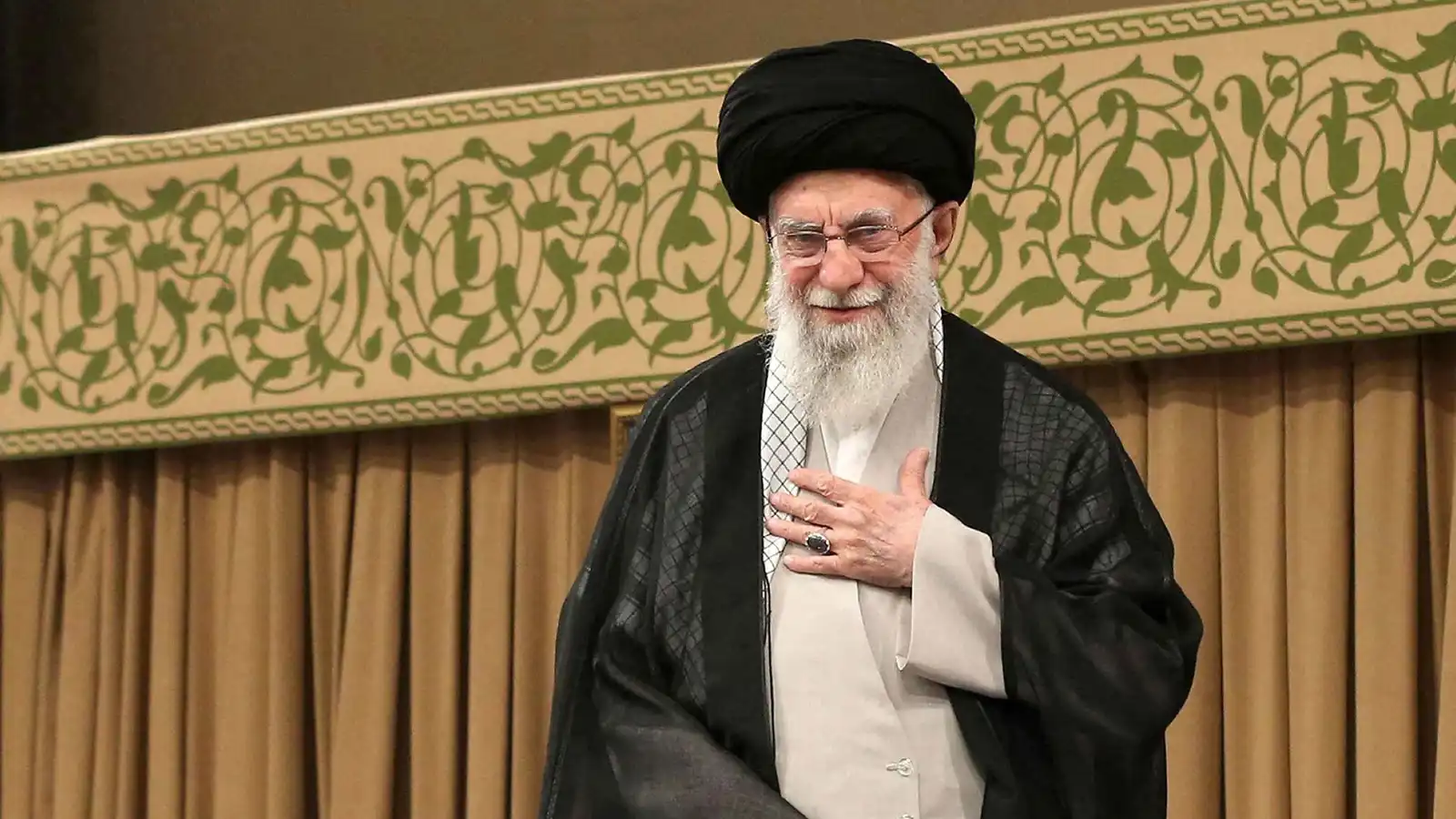 بعد "غيابه" عن المشهد.. هل بدأت إيران ترتيبات خلافة خامنئي؟
