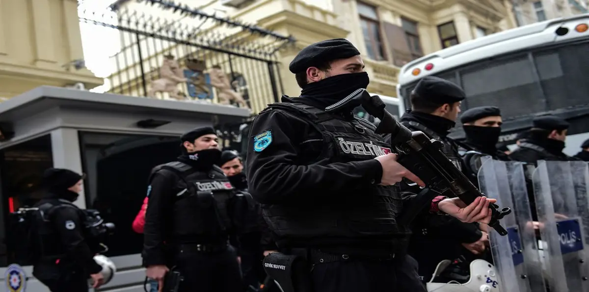 السلطات التركية تعتقل 16 بينهم فرنسيون للاشتباه في صلتهم بـ"الإرهاب"