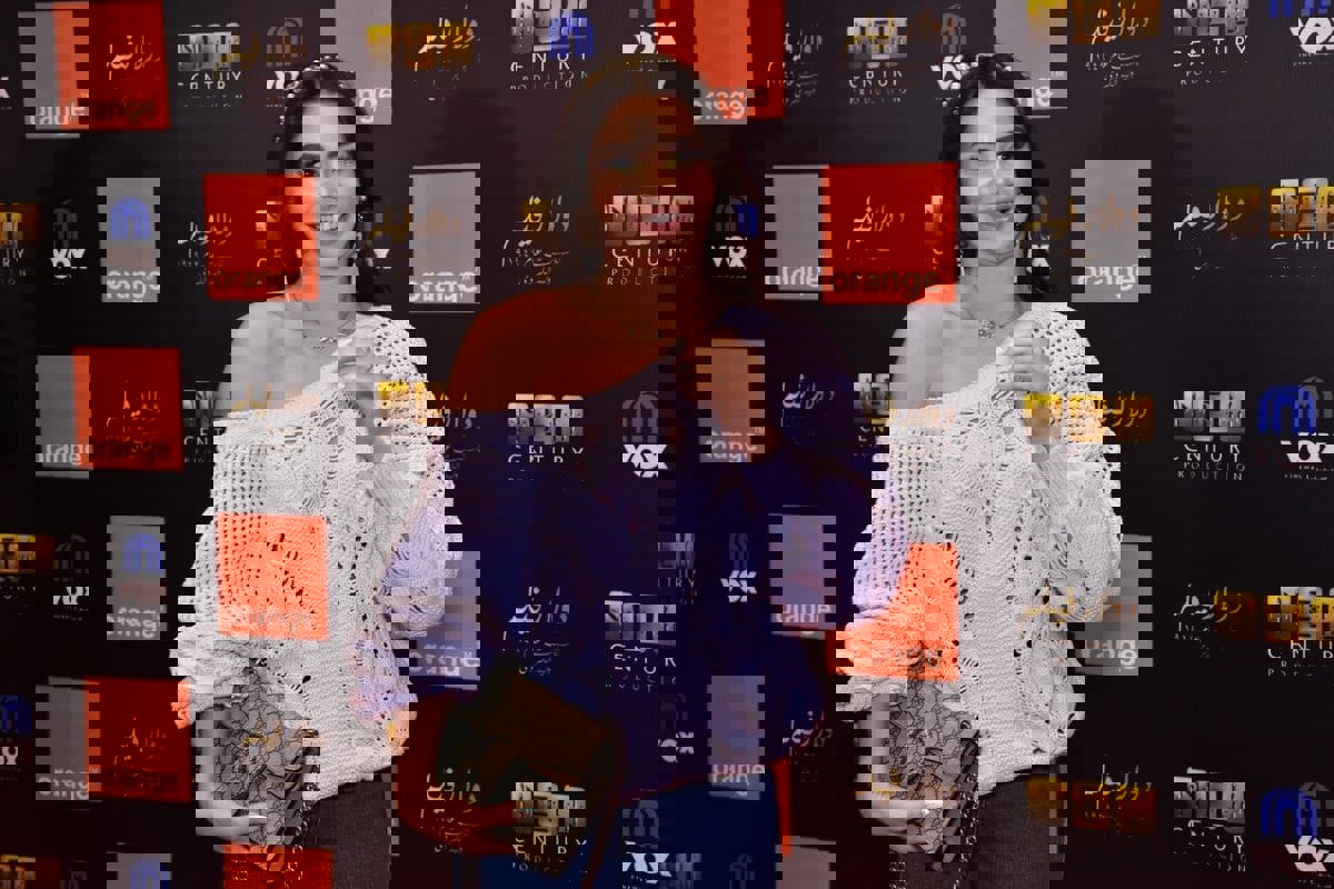 بعد فضيحة الفيديوهات الجنسية.. الراقصة جوهرة تظهر في افتتاح الفلوس (صور)  | إرم نيوز