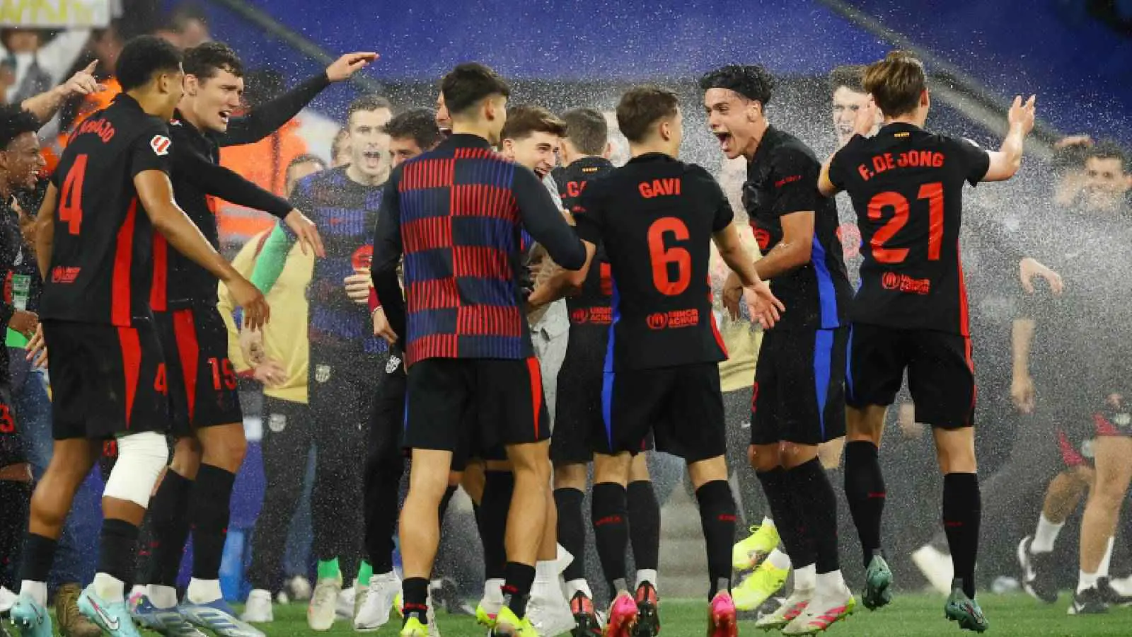 أبطال ثلاثية برشلونة.. 6 نجوم "دمروا" ريال مدريد